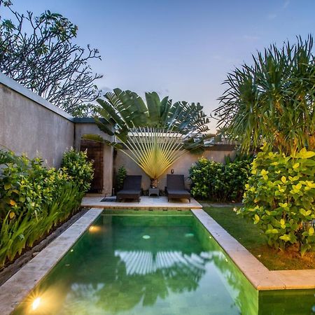 Villa Nadya Seminyak  Luaran gambar