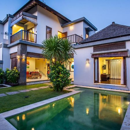 Villa Nadya Seminyak  Luaran gambar