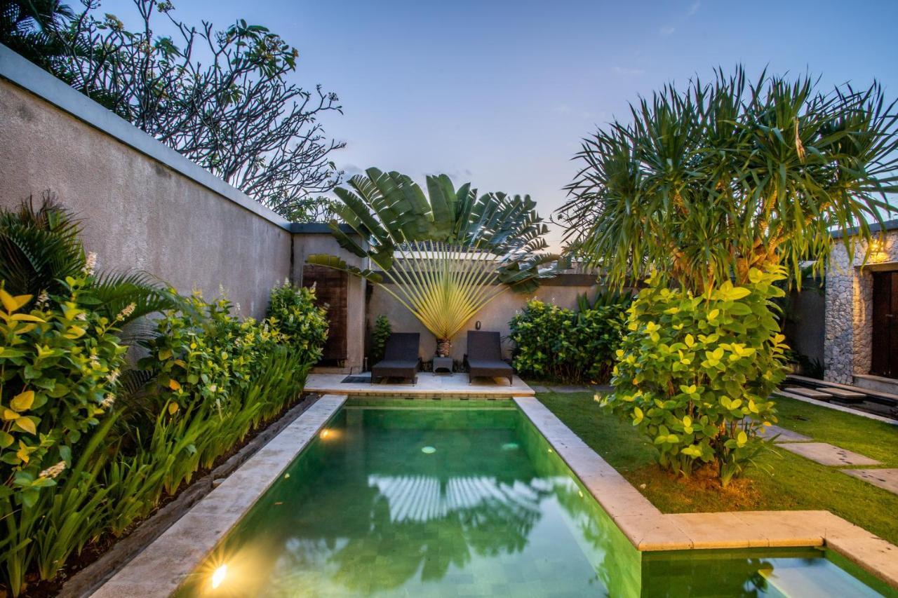 Villa Nadya Seminyak  Luaran gambar